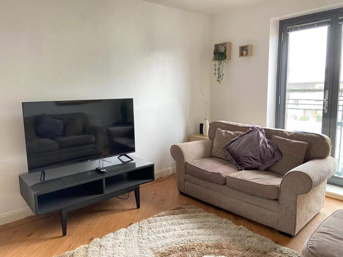 Lovely 2-Bedrooms Apartment Step To The Beach Суонзи Екстериор снимка